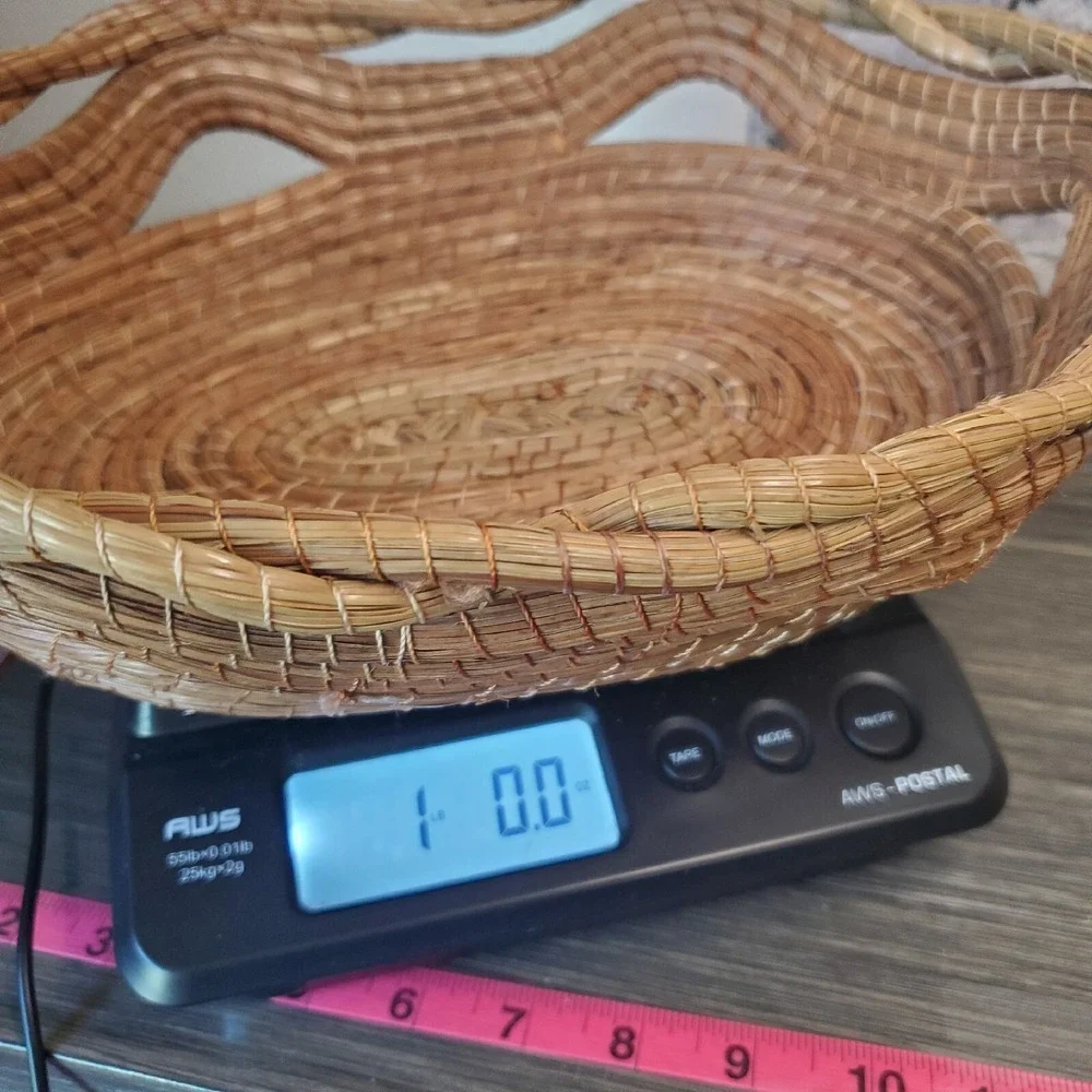 BEAUTIFUL‎ Oaxacan Oval Pine Needle Basket Peek-a-boo 6 Wave Loops